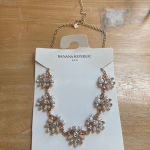NWOT Banana Republic Factory Floral Necklace
